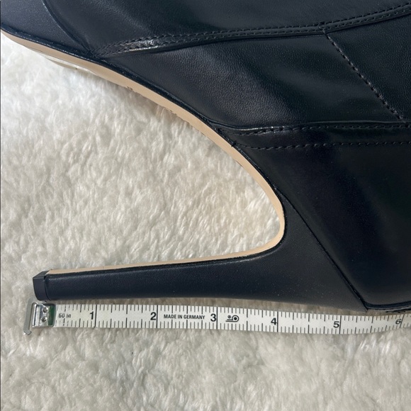 Sam Edelman Alyssa Stretch Leather Bootie - Picture 15 of 16